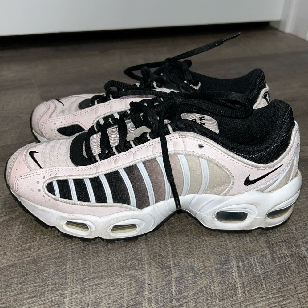 Women’s Nike Sneakers